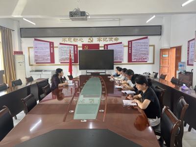 黄花初中：深耕课堂研教同行 把脉问诊助力提升