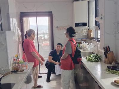 望江社区：“暖邻敲敲”叩开万家门 志愿服务守护“烟火气”