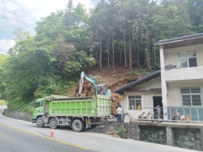 樟村坪镇：入户排查除隐患 村镇联动护民安