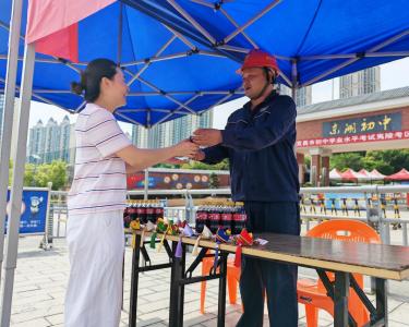 夷陵供电：端午助考暖人心 驿站服务护芳华