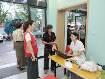 润城社区：开展免费健康体检 暖心服务进家门