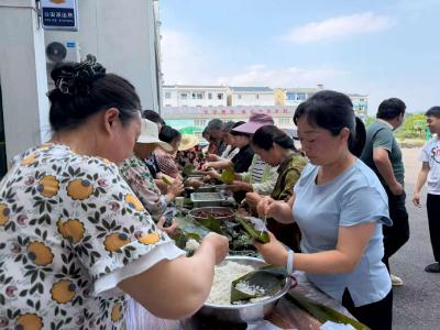许家冲村安心助残养老服务中心开展端午暖心关爱活动