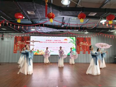夷陵区老年大学心连心艺术团走进区福利院开展慰问演出