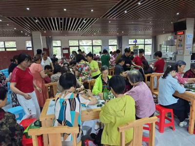 姜家湾村：粽叶飘香迎端午 共建邻里平安情