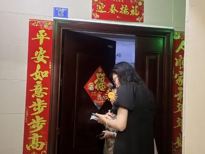 望江社区：错时入户访民情 网格服务暖人心