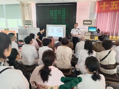 消防安全进小区 平安稳定在身边