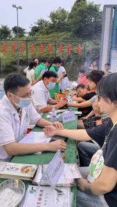 东城试验区社区卫生服务中心：艾香满街巷 岐黄伴端阳