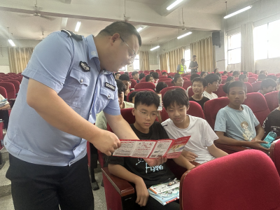 鸦鹊岭镇：禁毒宣传进校园 筑牢青春防护墙