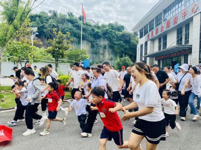 山海大观分园：童心逐梦悦跑“六一” 家园社共育伴成长
