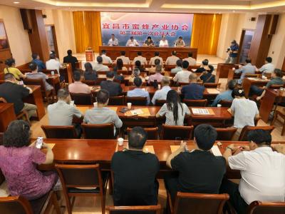 当选会长担使命 甘当“蜂王”带民富