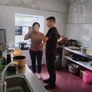 南津关村：邻里互助暖人心 老人认证上门帮