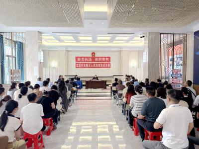 巡回审判进小区 联合执法解民忧