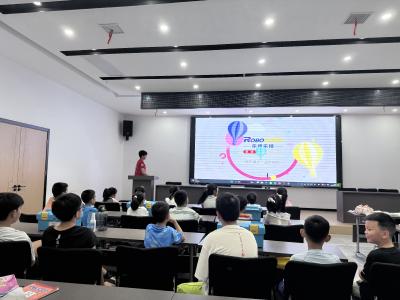 峡江社区：科创润童心 机器人启新程