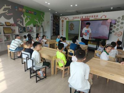 绿洲社区：追寻最可爱的人 根植爱国种子