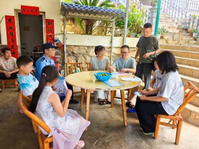 龙泉镇：警校村三方联动 屋场宣讲筑牢暑期防溺水防线