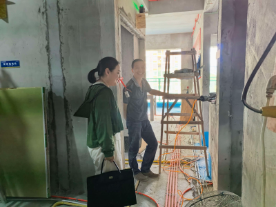 港虹社区开展辖区小散工程安全入户检查