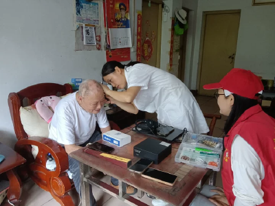 港虹社区：小药签大关爱 暖心护耳守护银龄健康