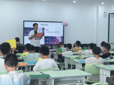 绿洲社区：趣味纸雕手工课 点亮多彩暑期生活