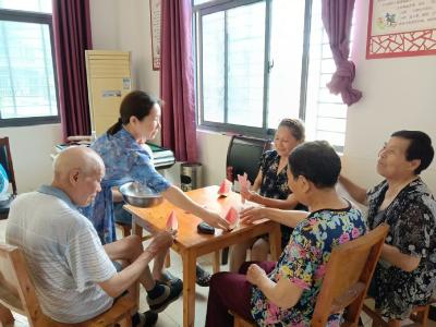 谭家榜社区：情暖盛夏送清凉 关爱相伴暖桑榆