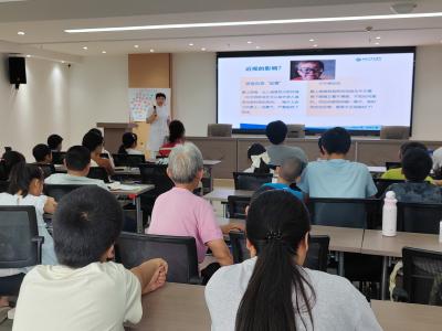 冯家湾社区：守护清晰视界 点亮光明未来