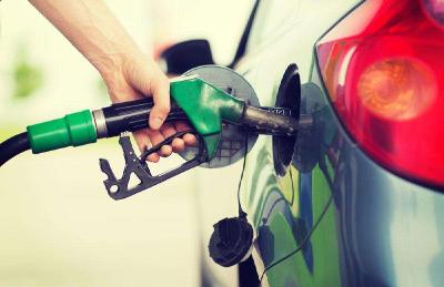 国内油价今年第四季度首次上调 加满一箱油将多花4元钱 