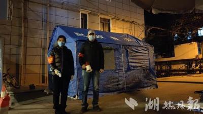 开放式老旧小区如何封闭管理？记者深夜探访看封控