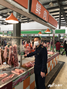 襄州区张湾市场监管所助力农贸市场恢复营业