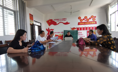 区教育局副局长任辉一行到龙王镇督导教育重点工作