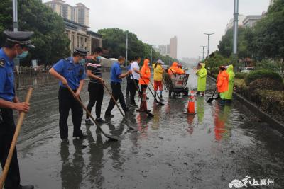 襄州城管：淤泥中的坚守，只为市民清出一条路