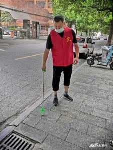 区财政局常态化开展“双报到”志愿服务活动