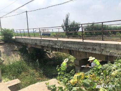 襄州区30座公路桥梁接受“体检”  