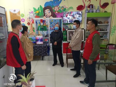 张湾中心学校到张湾中心小学检查创文工作