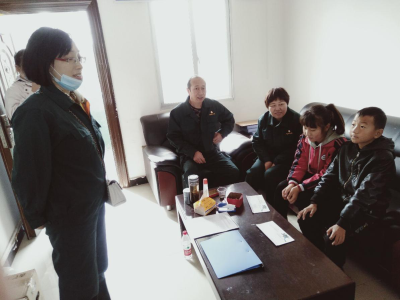 黄集镇中心学校：忠良机械献爱心  扶孤助学暖人心