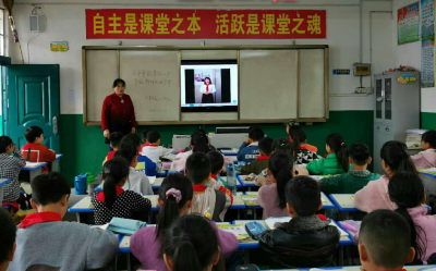 让胸前的红领巾更艳，让心中的星星火炬更亮 ——双沟镇中心小学教育集团开展少先队建队71周年纪念活动  
