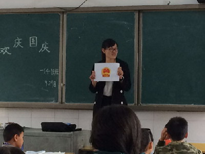 张湾中心小学：家长进课堂，体验当老师