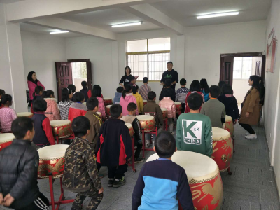 市群艺馆到宋营小学为贫困学子开展免费培训