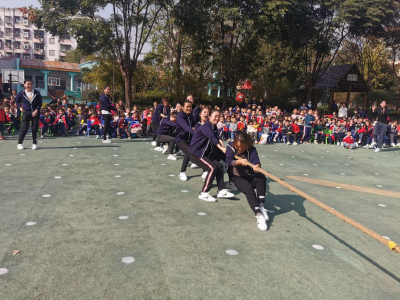 襄州区中心幼儿园举办2020年秋季教职工趣味运动会