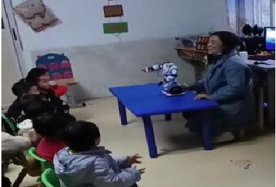 黄龙镇中心幼儿园：用好科学室，深播“科技”种
