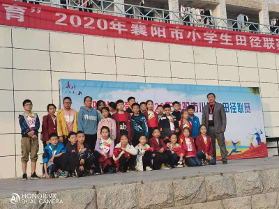 张湾中心小学14名学生提前拿到中考田径满分