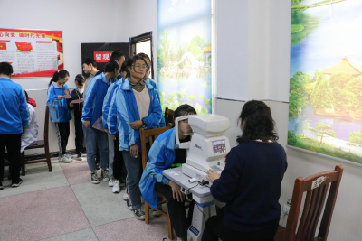 张湾二中开展学生视力筛查活动