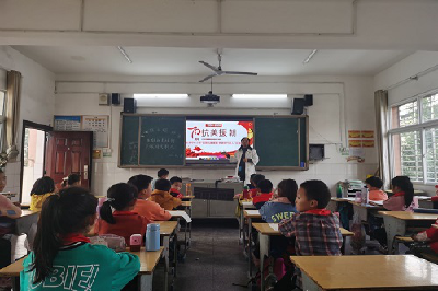张湾中心小学：敬英雄学英雄争做时代新人