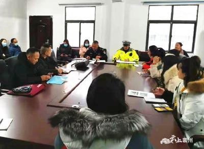 襄州交警扎实开展冬季校车交通安全管理