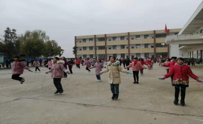龙王镇赵集小学：小跳绳玩转大课间
