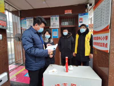 黄龙：人大代表为学校师生安全“护航”