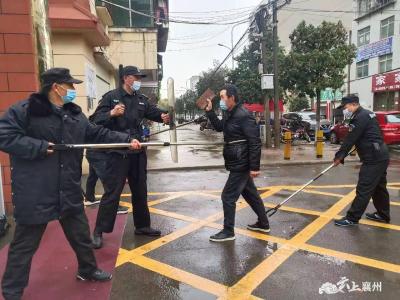 伙牌镇：防暴演练 保校园平安 掌握本领 为学生护航