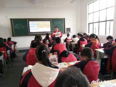 伙牌镇：送课下乡传珍宝  帮扶结队出成效