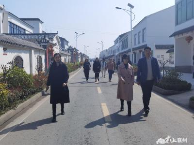 黄龙：开拓视野长知识  提升素质强本领