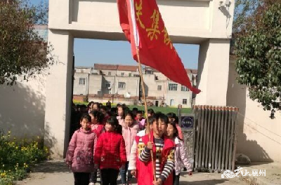 朱集镇第二小学：开展“争做小雷锋 情暖敬老院”活动  献礼建党100周年