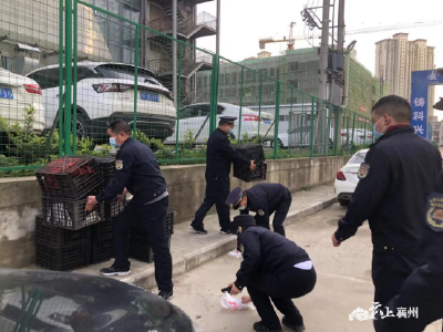 张湾街道综合执法中心集中整治市容突出问题  