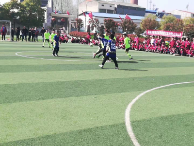 黄集镇中心学校：少年足球联赛  足下生辉踢出精彩